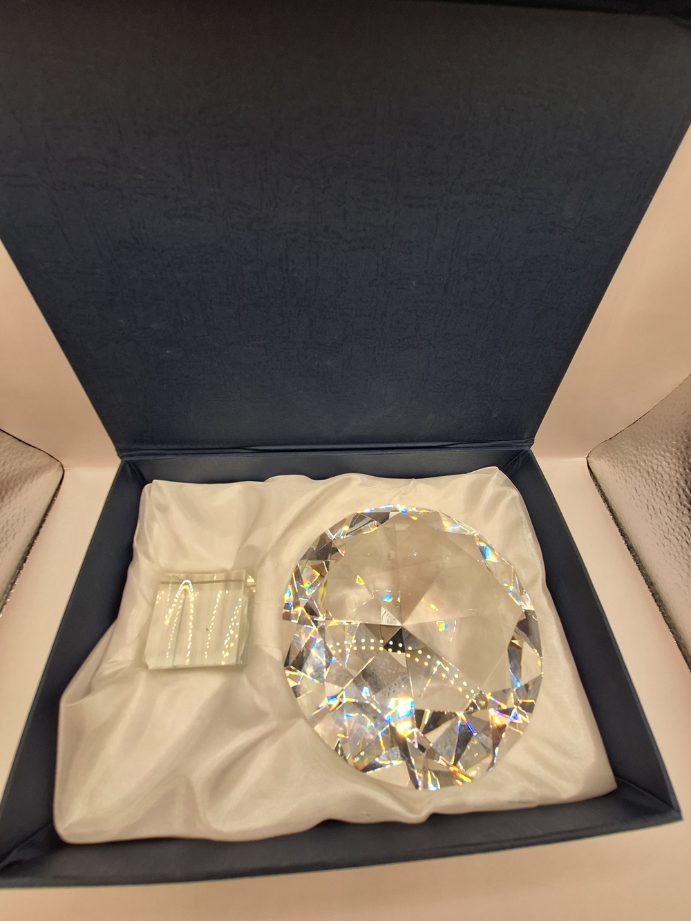 Amlong Crystal 5" Diamond Paperweight Clear Faceted Glass w/ Box Elegant Decor